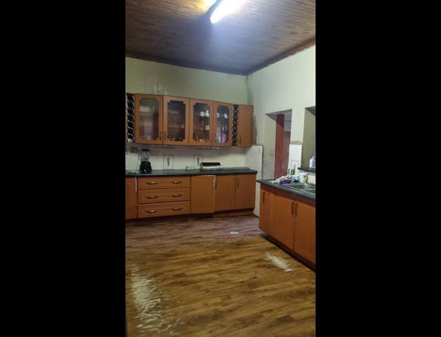 4 BEDROOM FREESTANDING FOR SALE IN BARRY HERTZOG PARK